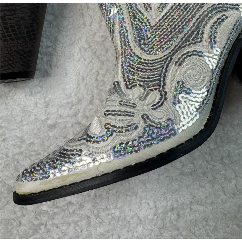 Helen & Heart Western Ankle Boots Womens 6 White‎ Iridescent Sequin Embroidered - Picture 3 of 6